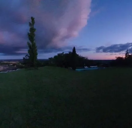 Villa Place Des Amis Tombeboeuf