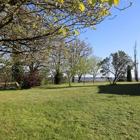 Villa Place Des Amis Tombeboeuf